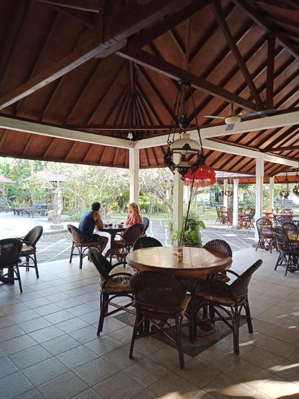 Rini Hotel Lovina  Luaran gambar