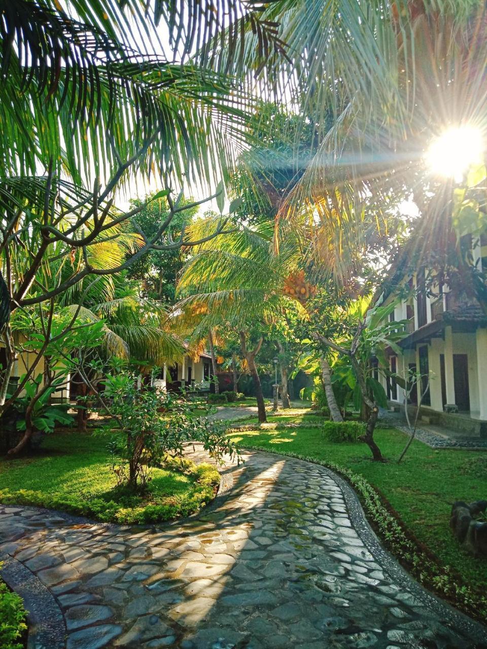 Rini Hotel Lovina  Luaran gambar
