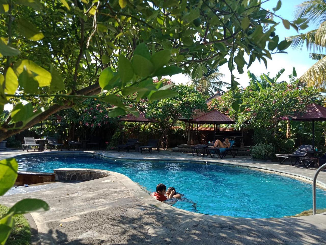 Rini Hotel Lovina  Luaran gambar